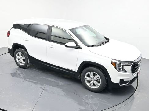Used 2024 GMC Terrain SLE image 19