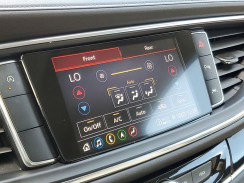 Used 2022 Buick Enclave Avenir image 21