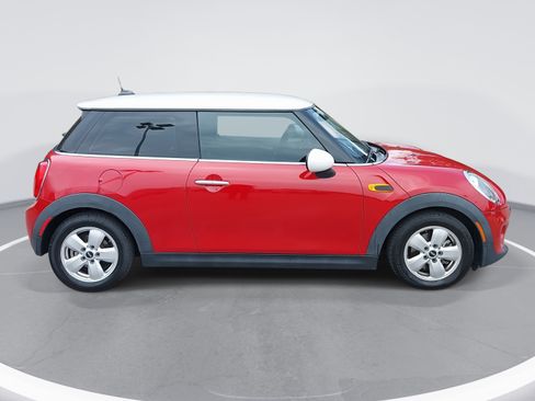 Used 2016 MINI Cooper 2-Door Hardtop image 4