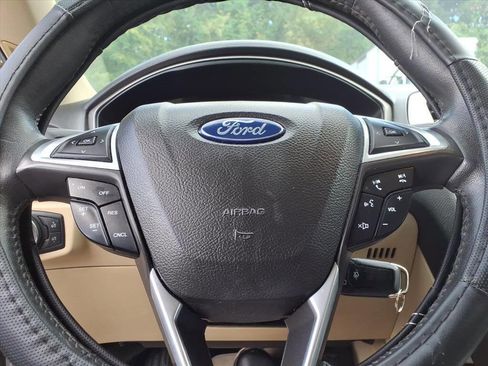 Used 2015 Ford Fusion SE w/ Equipment Group 202A image 24