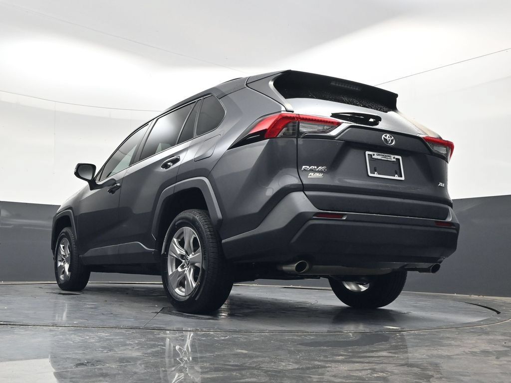 Used 2023 Toyota RAV4 XLE FWD image 30
