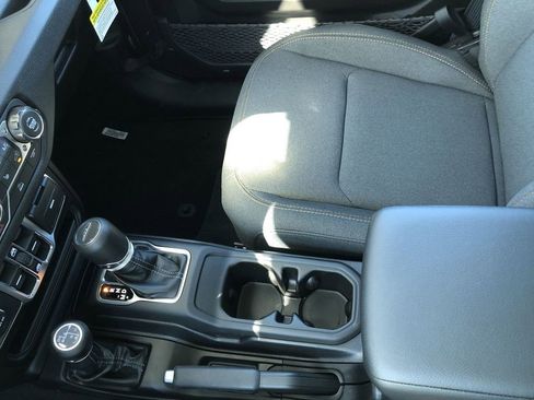 New 2026 Jeep Gladiator Sport AWD/4WD image 17