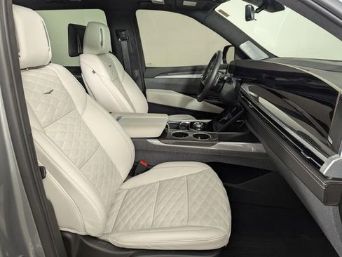 Used 2025 Cadillac Escalade V image 23