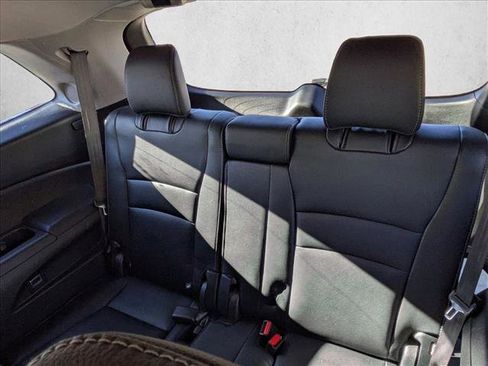 Used 2017 Honda Pilot Touring image 13