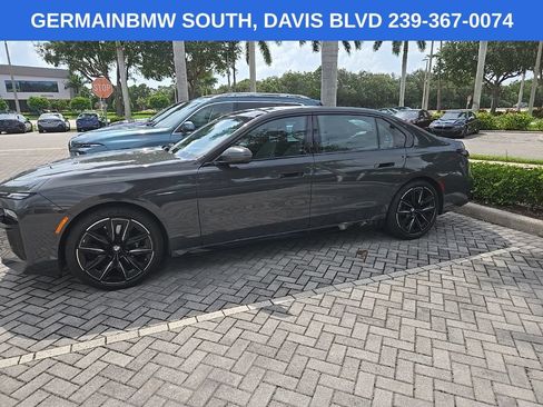Used 2023 BMW 740i RWD image 3
