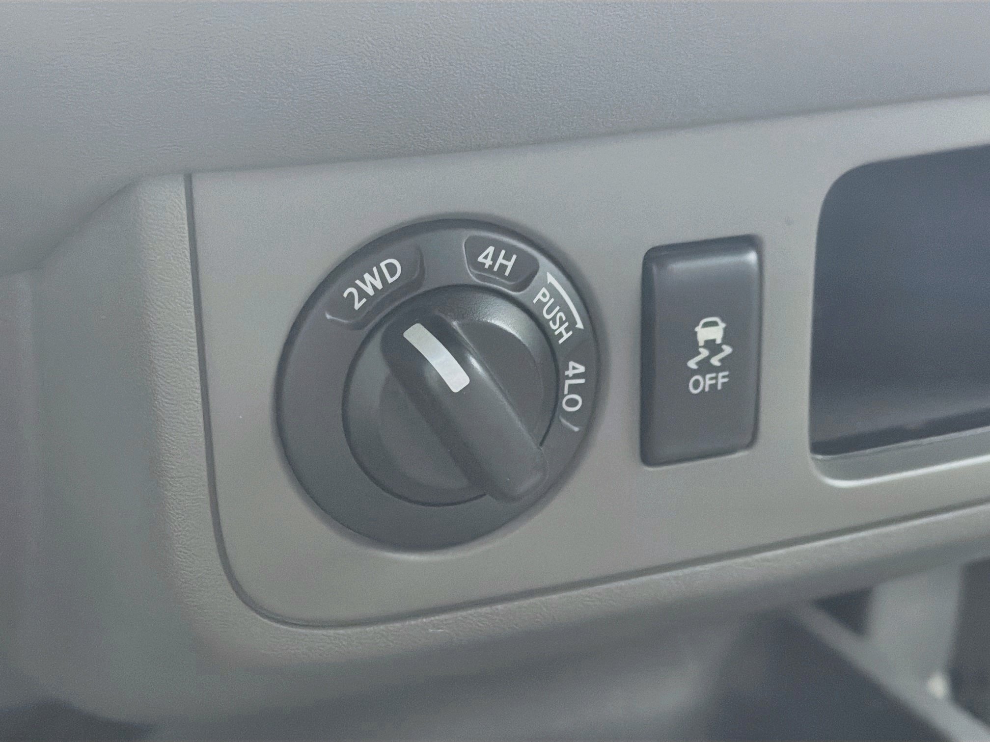 Used 2017 Nissan Frontier SV AWD/4WD image 23