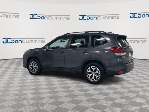 Used 2023 Subaru Forester Premium AWD/4WD image 6