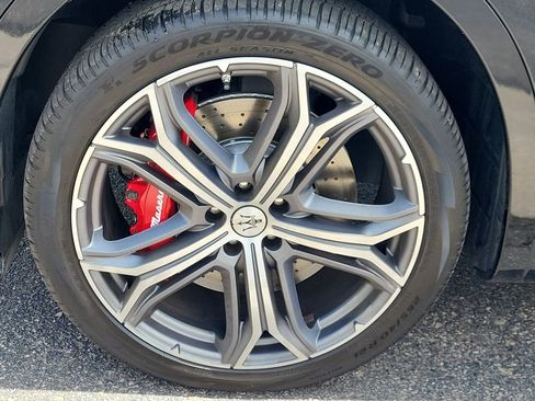 Used 2021 Maserati Levante GTS AWD/4WD image 17