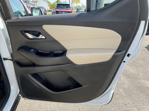 Used 2023 Chevrolet Traverse LS FWD image 46