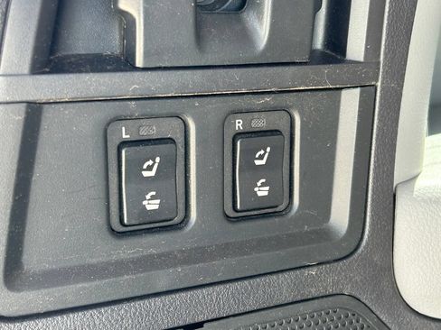 Used 2019 Toyota Sequoia Platinum RWD image 13
