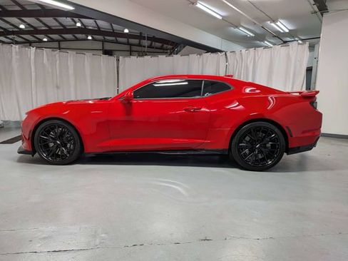 Used 2019 Chevrolet Camaro ZL1 RWD image 23