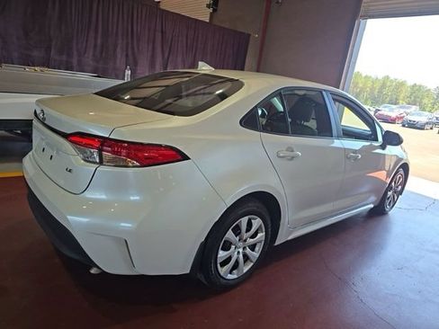 Used 2026 Toyota Corolla LE FWD image 4