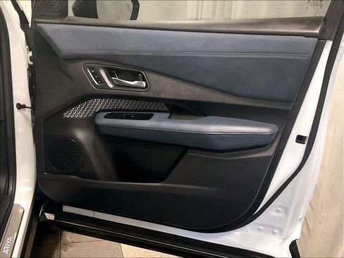 Certified 2024 Nissan Ariya AWD image 12