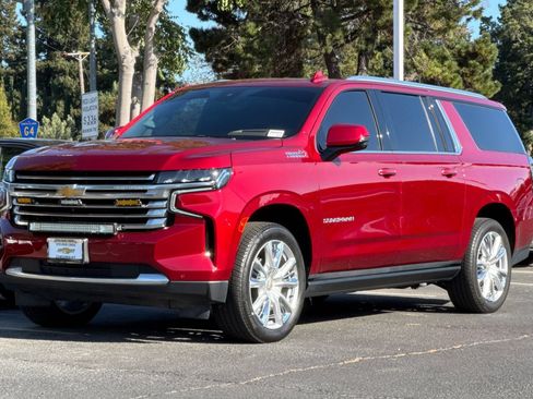 Used 2023 Chevrolet Suburban High Country AWD/4WD image 9