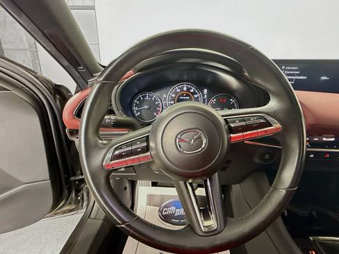 Used 2021 MAZDA MAZDA3 s FWD image 12