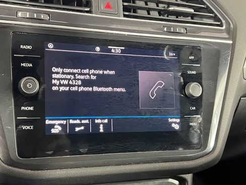 Used 2022 Volkswagen Tiguan SE image 34