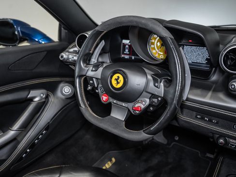 Used 2023 Ferrari F8 Tributo RWD image 23