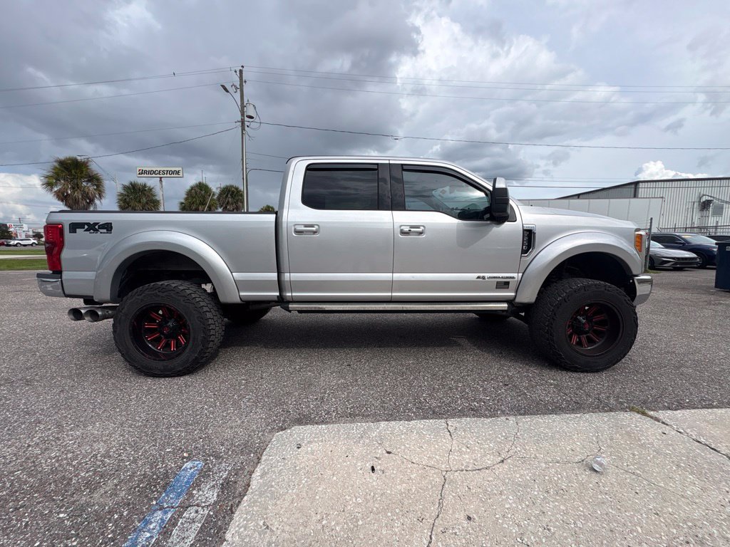 Used 2017 Ford F250 Lariat w/ Lariat Ultimate Package AWD/4WD image 2