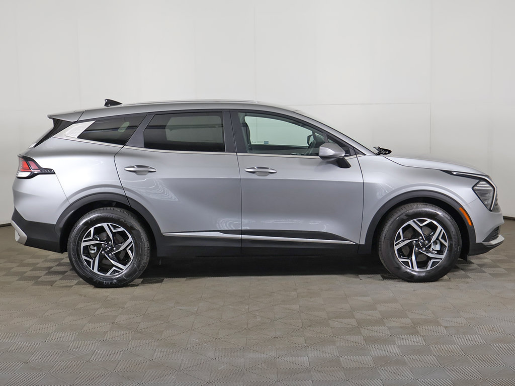 Used 2024 Kia Sportage LX FWD image 16
