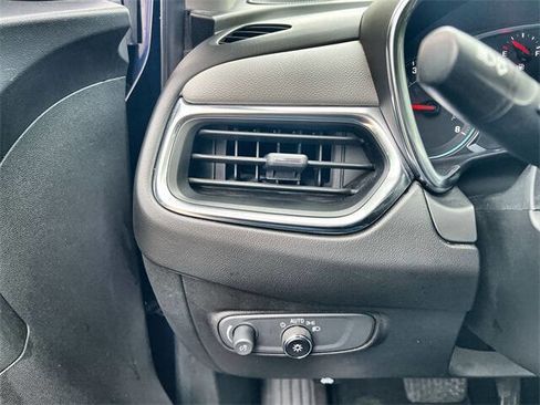 Used 2022 Chevrolet Equinox LS w/ LS Convenience Package image 17