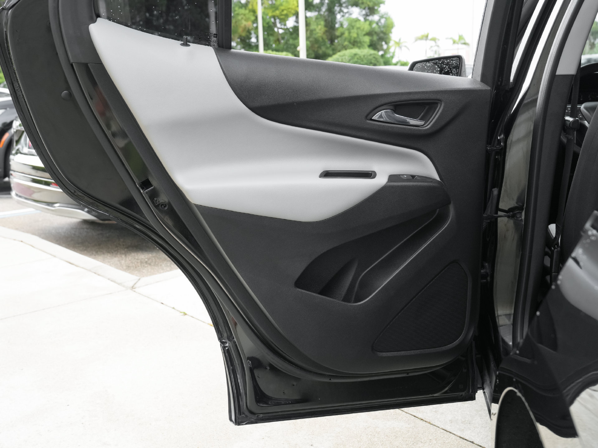 Used 2023 Chevrolet Equinox LS FWD image 33