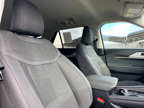 New 2026 Ford Explorer Active image 17