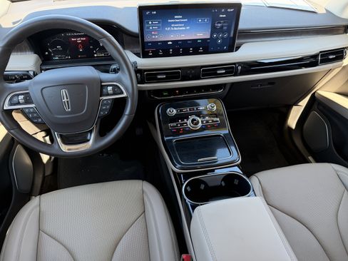 Used 2023 Lincoln Nautilus Reserve w/ Equipment Group 202A image 11