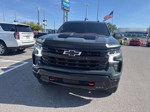 Used 2025 Chevrolet Silverado 1500 LT Trail Boss w/ Convenience Package II AWD/4WD image 2