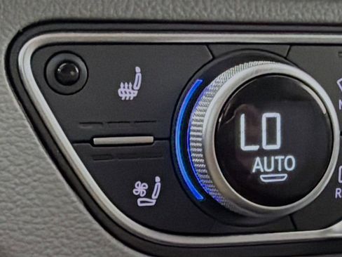 Used 2021 Audi Q5 Prestige w/ Prestige Package AWD/4WD image 21