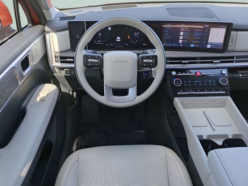 Used 2025 Hyundai Santa Fe Calligraphy image 16