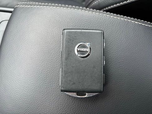 Certified 2024 Volvo XC40 B5 Core AWD/4WD image 35