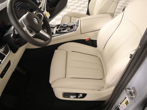 New 2026 BMW X5 xDrive40i w/ Executive Package AWD/4WD image 11