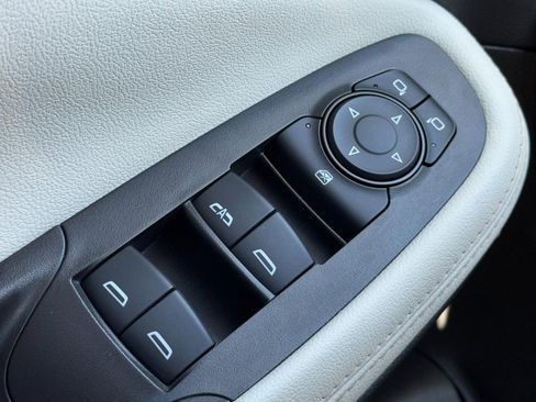 Used 2024 Buick Encore GX Avenir w/ Avenir Technology Package image 22