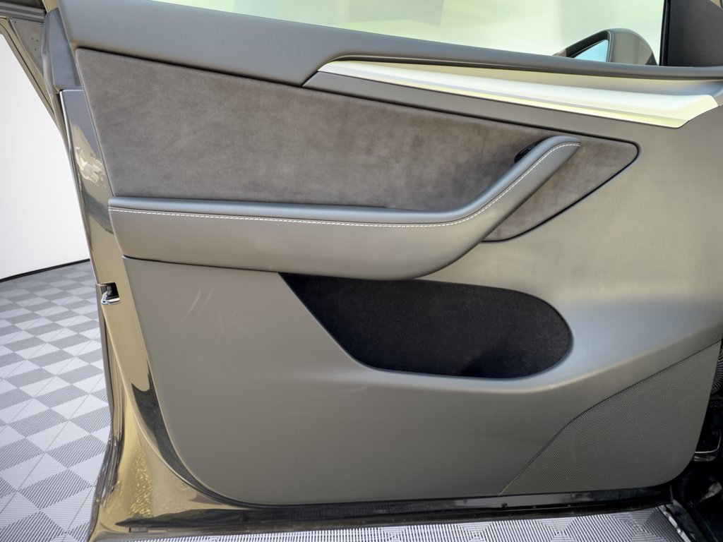 Used 2024 Tesla Model Y Long Range RWD image 14