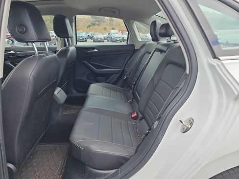 Used 2022 Volkswagen Jetta SE FWD image 15