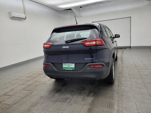 Used 2015 Jeep Cherokee Sport image 7