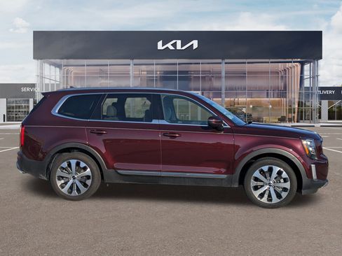Certified 2022 Kia Telluride EX w/ EX Premium Package image 3