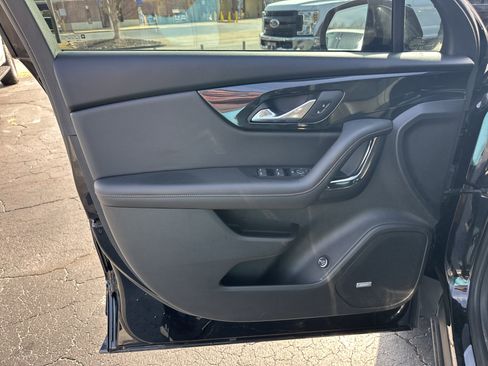 Certified 2023 Chevrolet Blazer RS w/ Driver Confidence II Package image 11