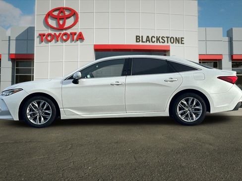 Certified 2022 Toyota Avalon XLE image 6