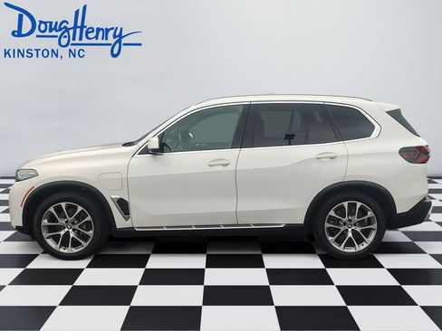 Used 2025 BMW X5 xDrive50e AWD/4WD image 2