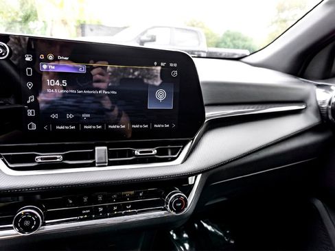 Used 2025 Chevrolet Equinox LT image 23