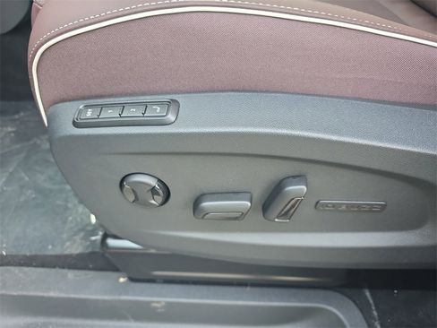 New 2025 Volkswagen ID. Buzz Pro S Plus image 20