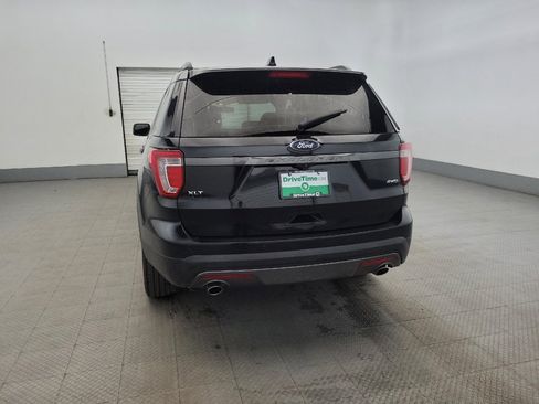 Used 2017 Ford Explorer XLT w/ Equipment Group 202A AWD/4WD image 6