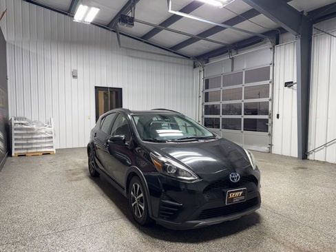 Used 2018 Toyota Prius C Three image 15