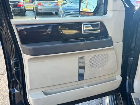 Used 2015 Lincoln Navigator 4WD w/ Equipment Group 101A Reserve image 15