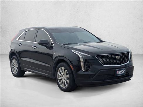 Used 2022 Cadillac XT4 Luxury FWD image 3