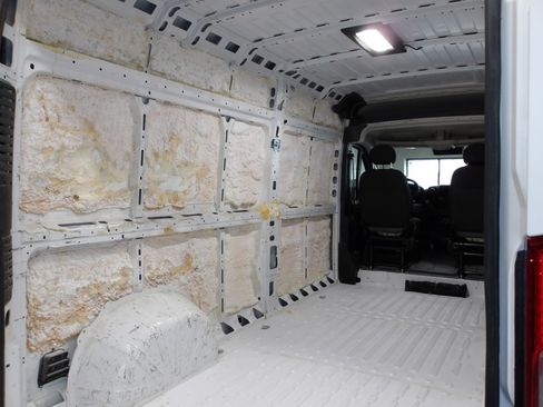 Used 2024 RAM ProMaster 2500 w/ Convenience Group FWD image 21
