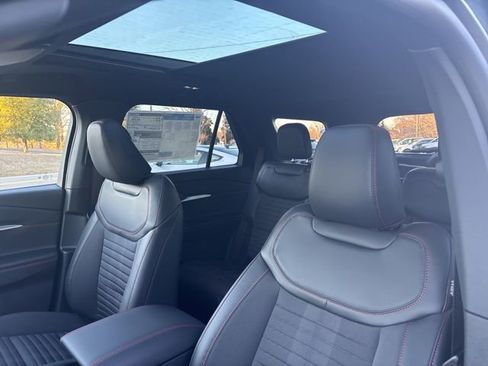 New 2026 Ford Explorer ST-Line w/ ST-Line Street Pack image 11