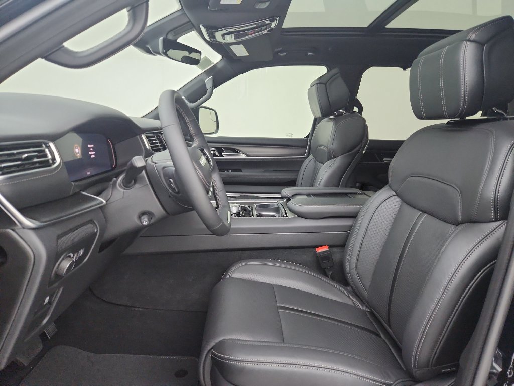 New 2026 Jeep Grand Wagoneer L Summit AWD/4WD image 18