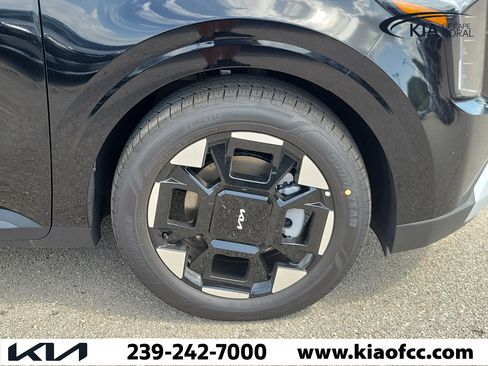 New 2026 Kia Carnival EX FWD image 7